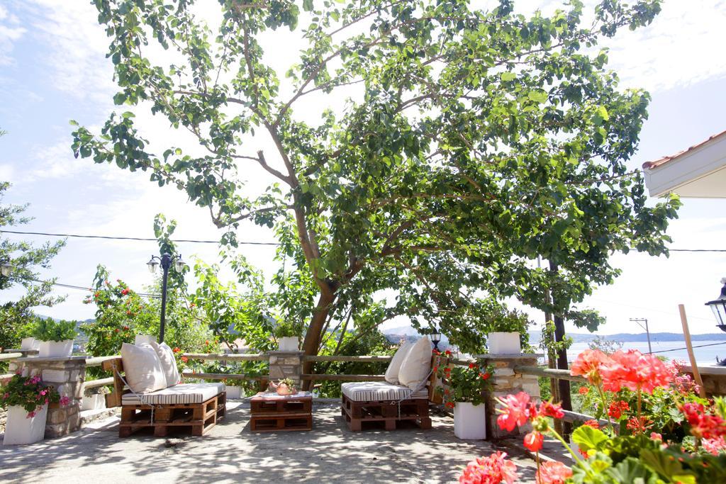 Villa Golden Nest Лименария Екстериор снимка