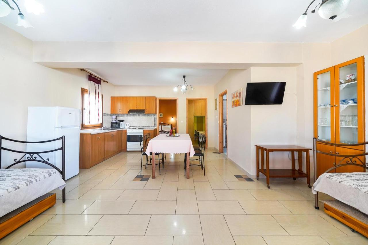 Villa Golden Nest Лименария Екстериор снимка