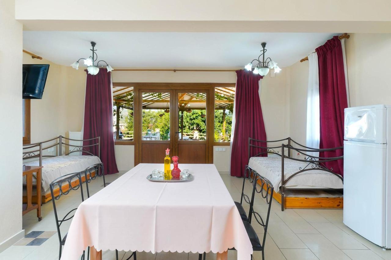 Villa Golden Nest Лименария Екстериор снимка
