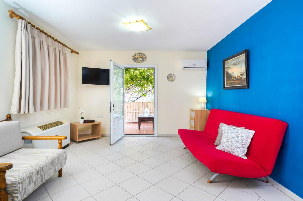 Villa Golden Nest Лименария Екстериор снимка