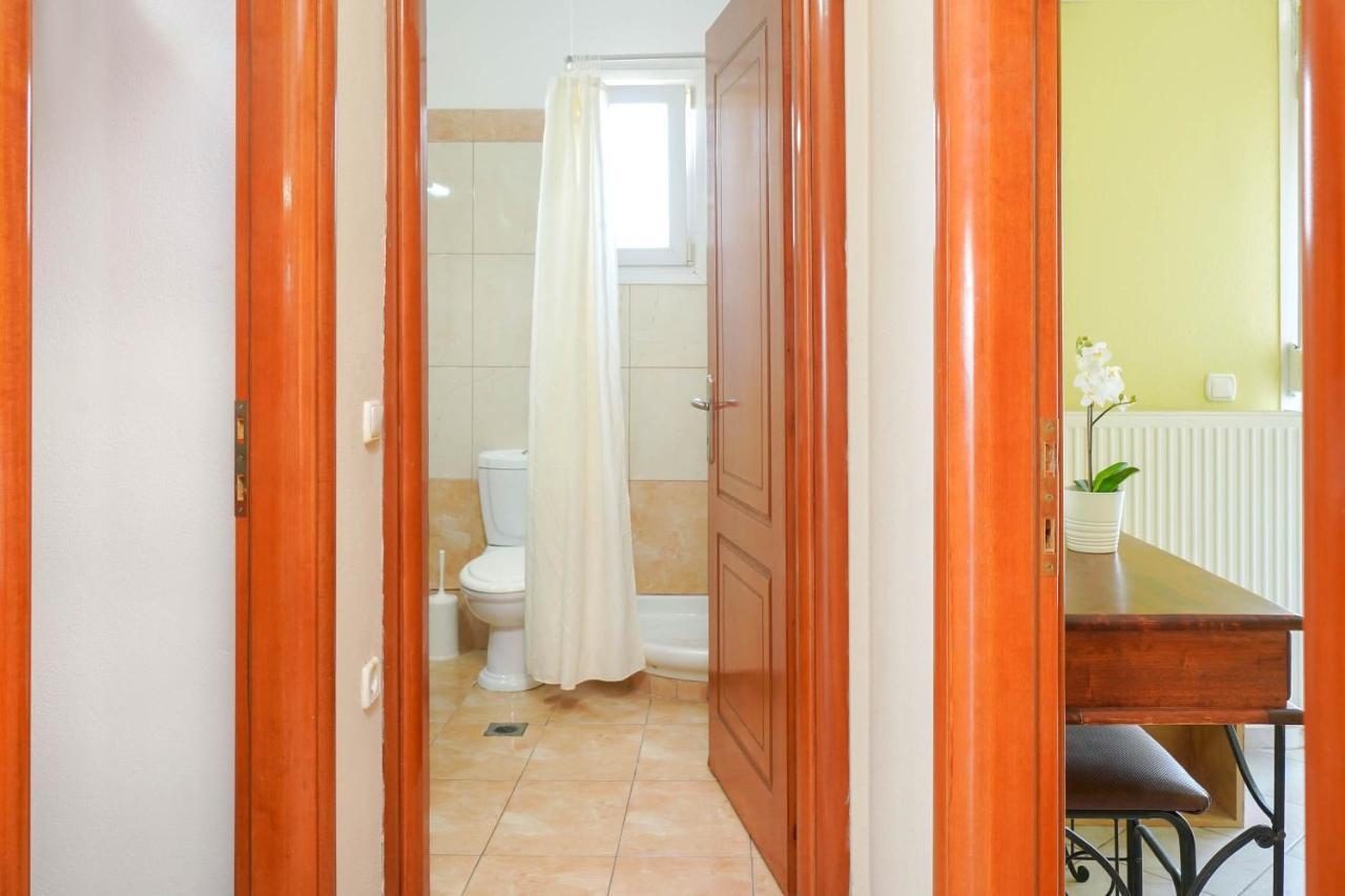 Villa Golden Nest Лименария Екстериор снимка