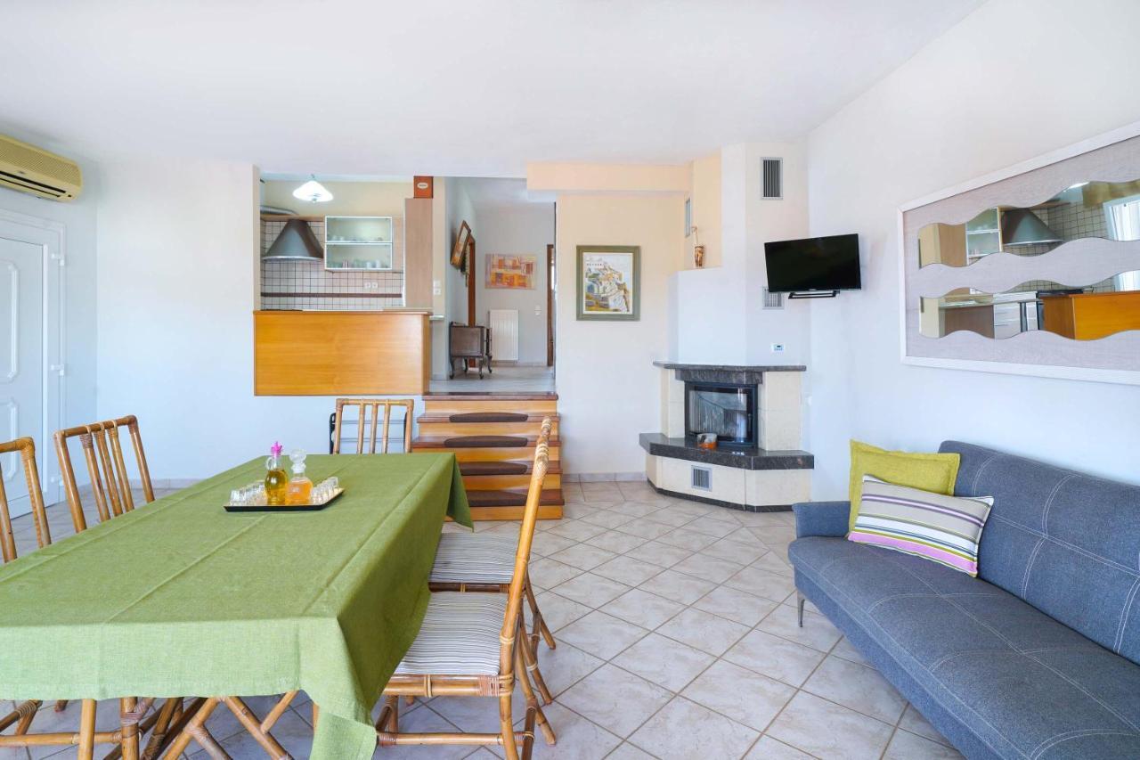 Villa Golden Nest Лименария Екстериор снимка